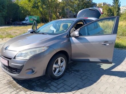 Серый Рено Меган, объемом двигателя 1.6 л и пробегом 203 тыс. км за 6990 $, фото 1 на Automoto.ua