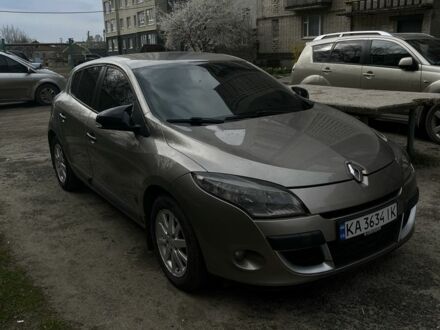 Рено Меган 2009 у Сумах на Automoto.ua Сірий Рено Меган, об'ємом двигуна 1.6 л та пробігом 170 тис. км за 7350 $, фото 1 на Automoto.ua