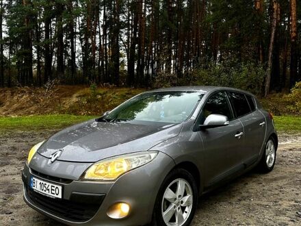 Рено Меган 2009 в Шишаках на Automoto.ua Серый Рено Меган, объемом двигателя 1.6 л и пробегом 250 тыс. км за 6800 $, фото 1 на Automoto.ua