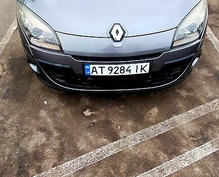 Сірий Рено Меган, об'ємом двигуна 1.6 л та пробігом 0 тис. км за 7000 $, фото 1 на Automoto.ua