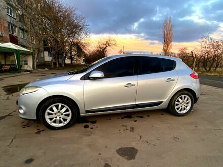 Рено Меган 2009 в Баштанке на Automoto.ua Серый Рено Меган, объемом двигателя 1.5 л и пробегом 289 тыс. км за 7600 $, фото 1 на Automoto.ua
