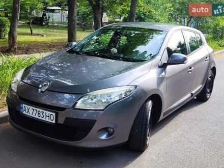 Рено Меган 2009 в Харькове на Automoto.ua Серый Рено Меган, объемом двигателя 1.6 л и пробегом 199 тыс. км за 6500 $, фото 1 на Automoto.ua