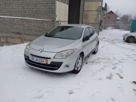 Серый Рено Меган, объемом двигателя 1.6 л и пробегом 176 тыс. км за 5750 $, фото 1 на Automoto.ua