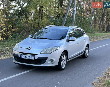 Рено Меган 2009 в Черкассах на Automoto.ua Серый Рено Меган, объемом двигателя 1.46 л и пробегом 283 тыс. км за 7700 $, фото 1 на Automoto.ua