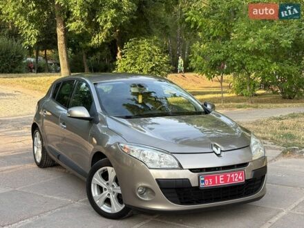 Сірий Рено Меган, об'ємом двигуна 1.6 л та пробігом 219 тис. км за 7100 $, фото 1 на Automoto.ua