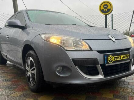 Рено Меган 2009 в Стрые на Automoto.ua Серый Рено Меган, объемом двигателя 1.6 л и пробегом 131 тыс. км за 6999 $, фото 1 на Automoto.ua