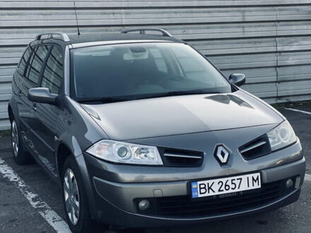 Рено Меган 2009 у Рівному на Automoto.ua Сірий Рено Меган, об'ємом двигуна 1.46 л та пробігом 213 тис. км за 5699 $, фото 1 на Automoto.ua