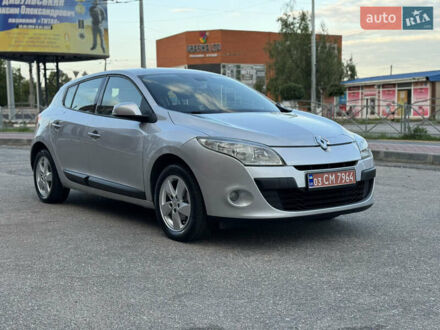 Рено Меган 2010 в Кропивницком (Кировограде) на Automoto.ua Серый Рено Меган, объемом двигателя 1.6 л и пробегом 179 тыс. км за 6999 $, фото 1 на Automoto.ua