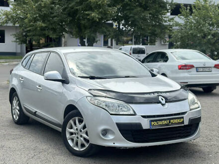 Рено Меган 2010 в Полтаве на Automoto.ua Серый Рено Меган, объемом двигателя 1.46 л и пробегом 290 тыс. км за 6999 $, фото 1 на Automoto.ua