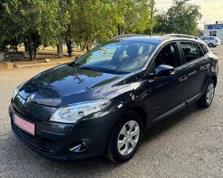 Серый Рено Меган, объемом двигателя 1.6 л и пробегом 17600 тыс. км за 7000 $, фото 1 на Automoto.ua