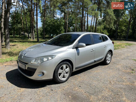 Рено Меган 2010 в Гребенке на Automoto.ua Серый Рено Меган, объемом двигателя 1.46 л и пробегом 243 тыс. км за 6400 $, фото 1 на Automoto.ua