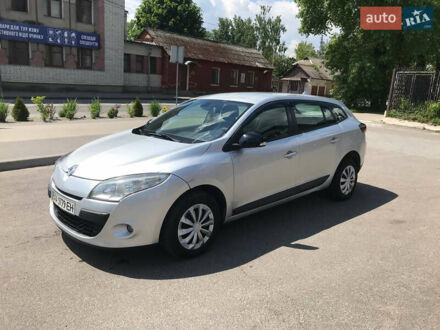 Рено Меган 2010 у Чернігові на Automoto.ua Сірий Рено Меган, об'ємом двигуна 1.46 л та пробігом 252 тис. км за 5500 $, фото 1 на Automoto.ua