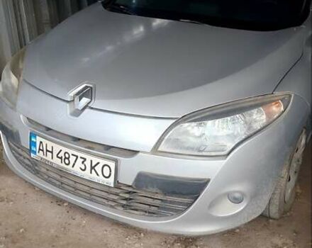 Серый Рено Меган, объемом двигателя 2 л и пробегом 100 тыс. км за 7000 $, фото 1 на Automoto.ua