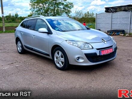 Рено Меган 2010 у Краматорске на Automoto.ua Сірий Рено Меган, об'ємом двигуна 1.6 л та пробігом 215 тис. км за 6700 $, фото 1 на Automoto.ua