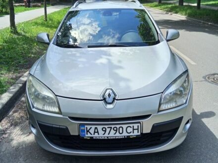 Рено Меган 2010 в Киеве на Automoto.ua Серый Рено Меган, объемом двигателя 1.5 л и пробегом 291 тыс. км за 5999 $, фото 1 на Automoto.ua