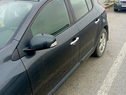 Рено Меган 2010 в Казатине на Automoto.ua Серый Рено Меган, объемом двигателя 1.5 л и пробегом 280 тыс. км за 6500 $, фото 1 на Automoto.ua