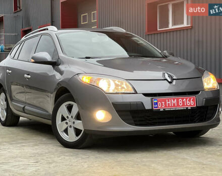 Серый Рено Меган, объемом двигателя 1.6 л и пробегом 182 тыс. км за 7800 $, фото 1 на Automoto.ua