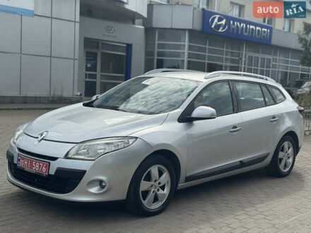 Рено Меган 2010 в Ровно на Automoto.ua Серый Рено Меган, объемом двигателя 1.6 л и пробегом 250 тыс. км за 5950 $, фото 1 на Automoto.ua