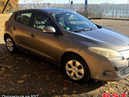 Серый Рено Меган, объемом двигателя 1.6 л и пробегом 307 тыс. км за 5800 $, фото 1 на Automoto.ua