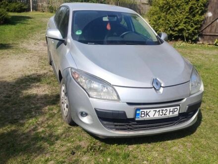 Рено Меган 2010 у Заречном на Automoto.ua Сірий Рено Меган, об'ємом двигуна 0 л та пробігом 230 тис. км за 6000 $, фото 1 на Automoto.ua