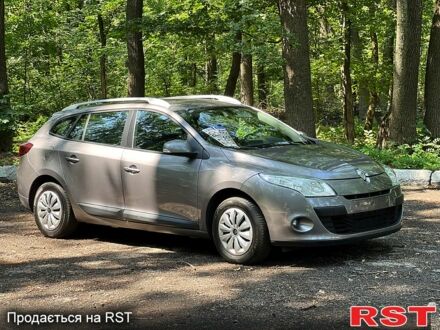 Рено Меган 2010 в Валках на Automoto.ua Серый Рено Меган, объемом двигателя 1.6 л и пробегом 240 тыс. км за 7550 $, фото 1 на Automoto.ua
