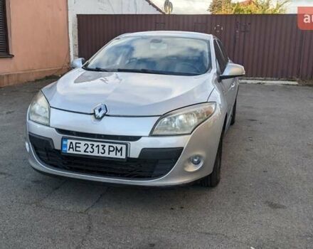Рено Меган 2010 в Днепре (Днепропетровске) на Automoto.ua Серый Рено Меган, объемом двигателя 1.46 л и пробегом 274 тыс. км за 4999 $, фото 1 на Automoto.ua