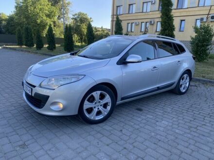 Рено Меган 2010 в Коломые на Automoto.ua Серый Рено Меган, объемом двигателя 1.9 л и пробегом 400 тыс. км за 5800 $, фото 1 на Automoto.ua