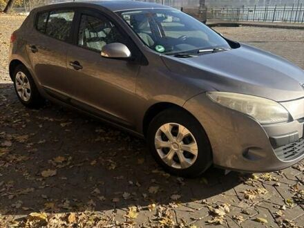 Серый Рено Меган, объемом двигателя 1.6 л и пробегом 303 тыс. км за 6500 $, фото 1 на Automoto.ua