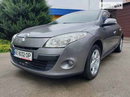 Рено Меган 2010 в Запорожье на Automoto.ua Серый Рено Меган, объемом двигателя 1.6 л и пробегом 117 тыс. км за 6750 $, фото 1 на Automoto.ua