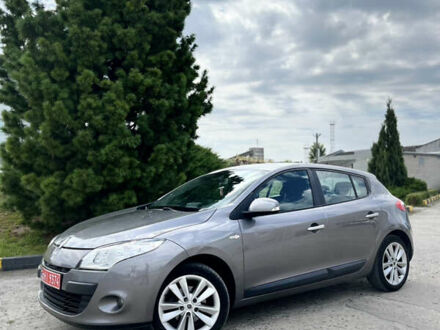 Рено Меган 2010 в Ахтырке на Automoto.ua Серый Рено Меган, объемом двигателя 1.6 л и пробегом 191 тыс. км за 7600 $, фото 1 на Automoto.ua