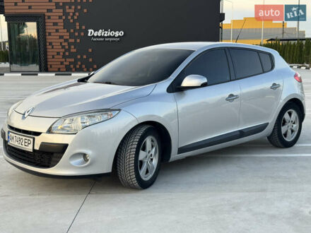 Рено Меган 2010 в Житомире на Automoto.ua Серый Рено Меган, объемом двигателя 1.46 л и пробегом 305 тыс. км за 7000 $, фото 1 на Automoto.ua