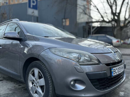 Рено Меган 2010 в Львове на Automoto.ua Серый Рено Меган, объемом двигателя 1.46 л и пробегом 270 тыс. км за 6800 $, фото 1 на Automoto.ua