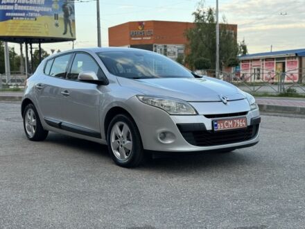 Рено Меган 2010 у Кропивницькому (Кіровограді) на Automoto.ua Сірий Рено Меган, об'ємом двигуна 1.6 л та пробігом 179 тис. км за 7100 $, фото 1 на Automoto.ua