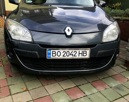 Серый Рено Меган, объемом двигателя 1.4 л и пробегом 17000 тыс. км за 6200 $, фото 1 на Automoto.ua