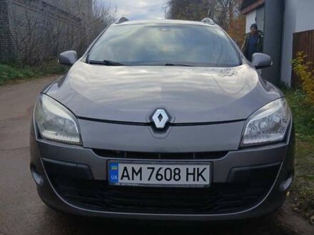 Рено Меган 2010 в Овруче на Automoto.ua Серый Рено Меган, объемом двигателя 1.46 л и пробегом 247 тыс. км за 6550 $, фото 1 на Automoto.ua