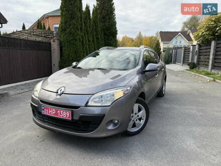 Рено Меган 2010 в Киеве на Automoto.ua Серый Рено Меган, объемом двигателя 2 л и пробегом 213 тыс. км за 8100 $, фото 1 на Automoto.ua