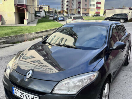 Рено Меган 2010 в Каменце-Подольском на Automoto.ua Серый Рено Меган, объемом двигателя 1.46 л и пробегом 325 тыс. км за 6400 $, фото 1 на Automoto.ua