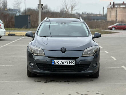 Рено Меган 2010 у Здолбунове на Automoto.ua Сірий Рено Меган, об'ємом двигуна 1.46 л та пробігом 315 тис. км за 6700 $, фото 1 на Automoto.ua