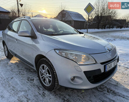 Серый Рено Меган, объемом двигателя 1.6 л и пробегом 195 тыс. км за 7850 $, фото 1 на Automoto.ua