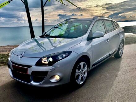 Серый Рено Меган, объемом двигателя 1.5 л и пробегом 242 тыс. км за 7990 $, фото 1 на Automoto.ua