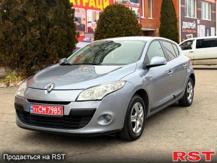Рено Меган 2010 у Кропивницькому (Кіровограді) на Automoto.ua Сірий Рено Меган, об'ємом двигуна 16 л та пробігом 222 тис. км за 7250 $, фото 1 на Automoto.ua