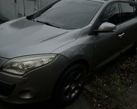 Серый Рено Меган, объемом двигателя 1.6 л и пробегом 400 тыс. км за 7499 $, фото 1 на Automoto.ua