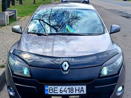 Рено Меган 2010 у Одесі на Automoto.ua Сірий Рено Меган, об'ємом двигуна 1.5 л та пробігом 253 тис. км за 6200 $, фото 1 на Automoto.ua