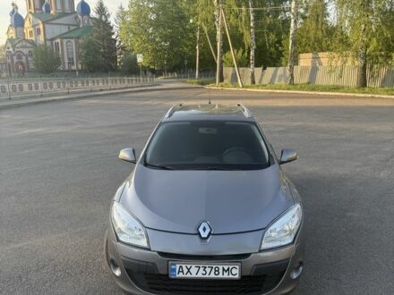 Рено Меган 2010 в Харькове на Automoto.ua Серый Рено Меган, объемом двигателя 1.6 л и пробегом 280 тыс. км за 6400 $, фото 1 на Automoto.ua