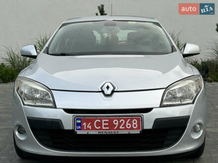 Рено Меган 2010 в Луцке на Automoto.ua Серый Рено Меган, объемом двигателя 1.6 л и пробегом 228 тыс. км за 6399 $, фото 1 на Automoto.ua