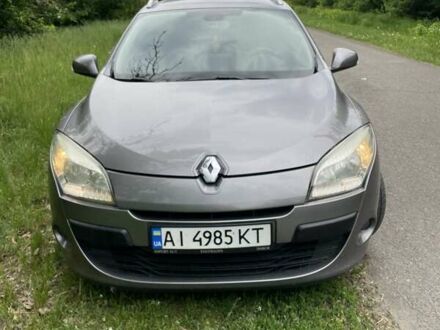 Рено Меган 2010 у Тетиеве на Automoto.ua Сірий Рено Меган, об'ємом двигуна 1.46 л та пробігом 325 тис. км за 7750 $, фото 1 на Automoto.ua