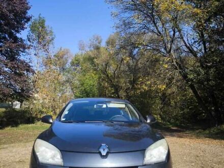 Рено Меган 2010 в Коростене на Automoto.ua Серый Рено Меган, объемом двигателя 1.46 л и пробегом 178 тыс. км за 5600 $, фото 1 на Automoto.ua