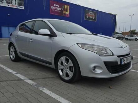 Рено Меган 2010 в Виннице на Automoto.ua Серый Рено Меган, объемом двигателя 1.46 л и пробегом 305 тыс. км за 6000 $, фото 1 на Automoto.ua