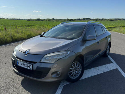 Рено Меган 2010 в Прилуках на Automoto.ua Серый Рено Меган, объемом двигателя 1.46 л и пробегом 290 тыс. км за 6099 $, фото 1 на Automoto.ua