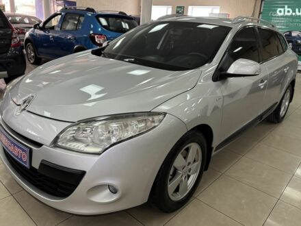 Рено Меган 2010 в Кропивницком (Кировограде) на Automoto.ua Серый Рено Меган, объемом двигателя 0 л и пробегом 202 тыс. км за 7500 $, фото 1 на Automoto.ua